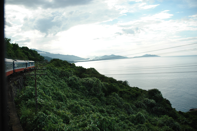Ascending toward Hai Van Pass